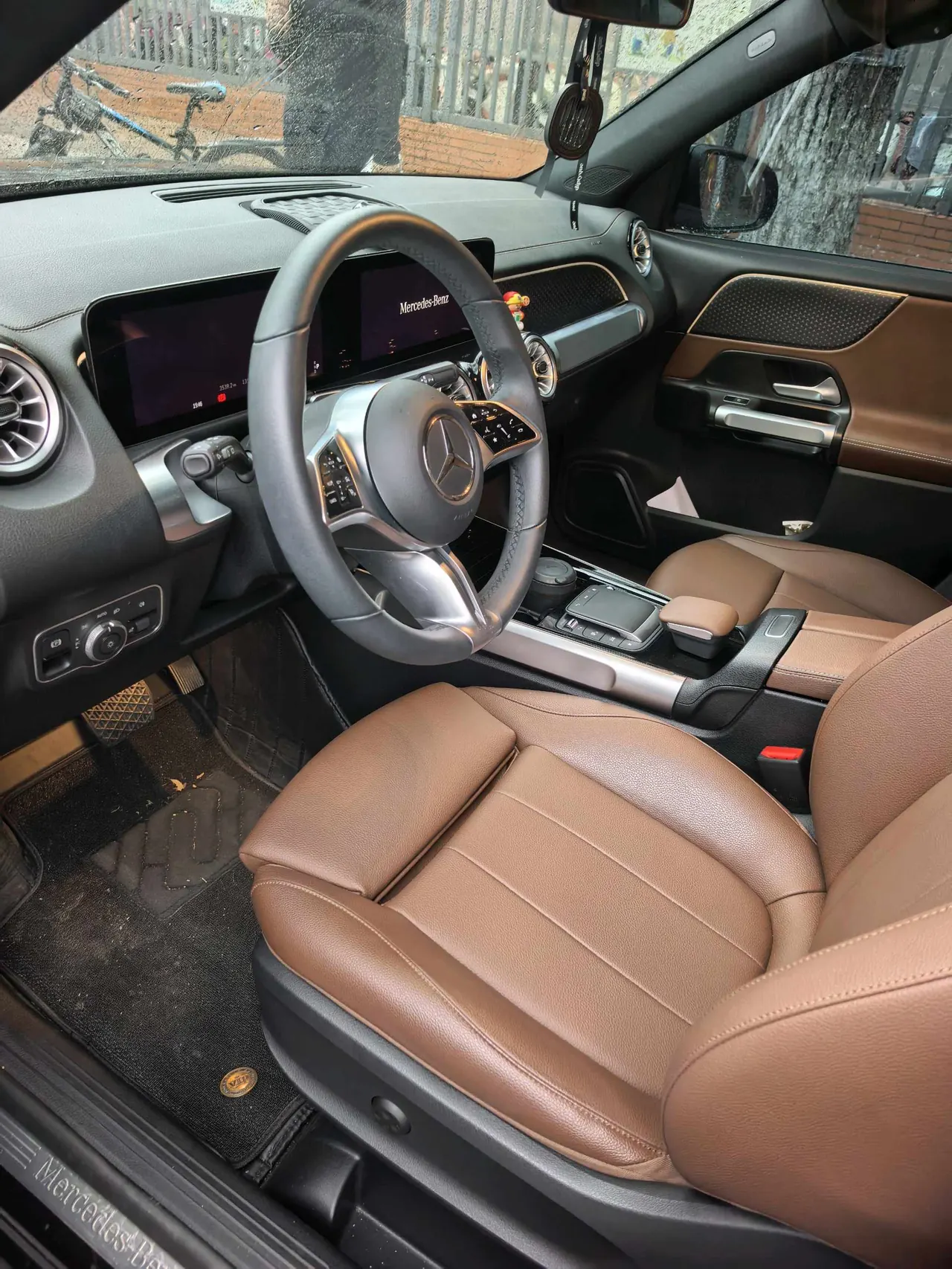 Mercedes Benz 2024 GLB 220 48V 2.0T Dynamic Automatic 2