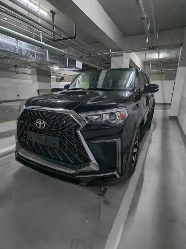 Открыть галерею: Toyota 4Runner (Imported) 2020 4Runner 4.0 Four-wheel Drive Automatic