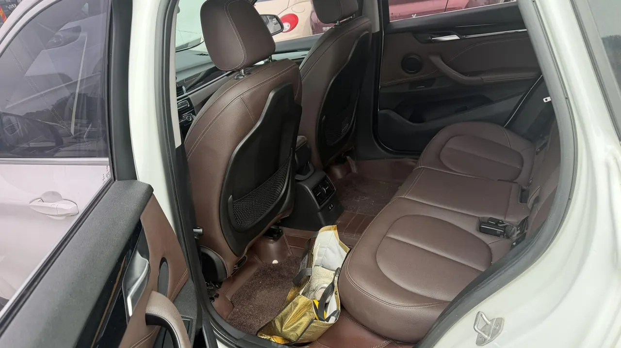 BMW 2020 X1 sDrive25Li 2.0T Leading Automatic Gear 3