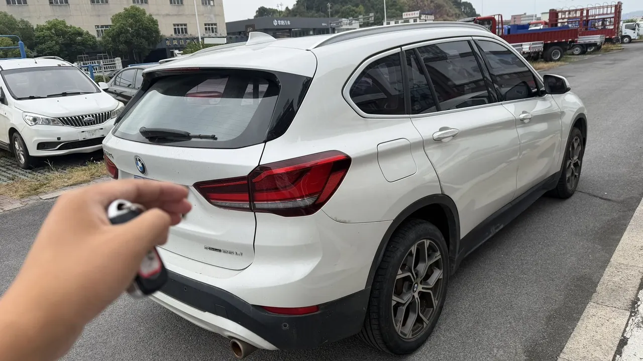 BMW 2020 X1 sDrive25Li 2.0T Leading Automatic Gear 4