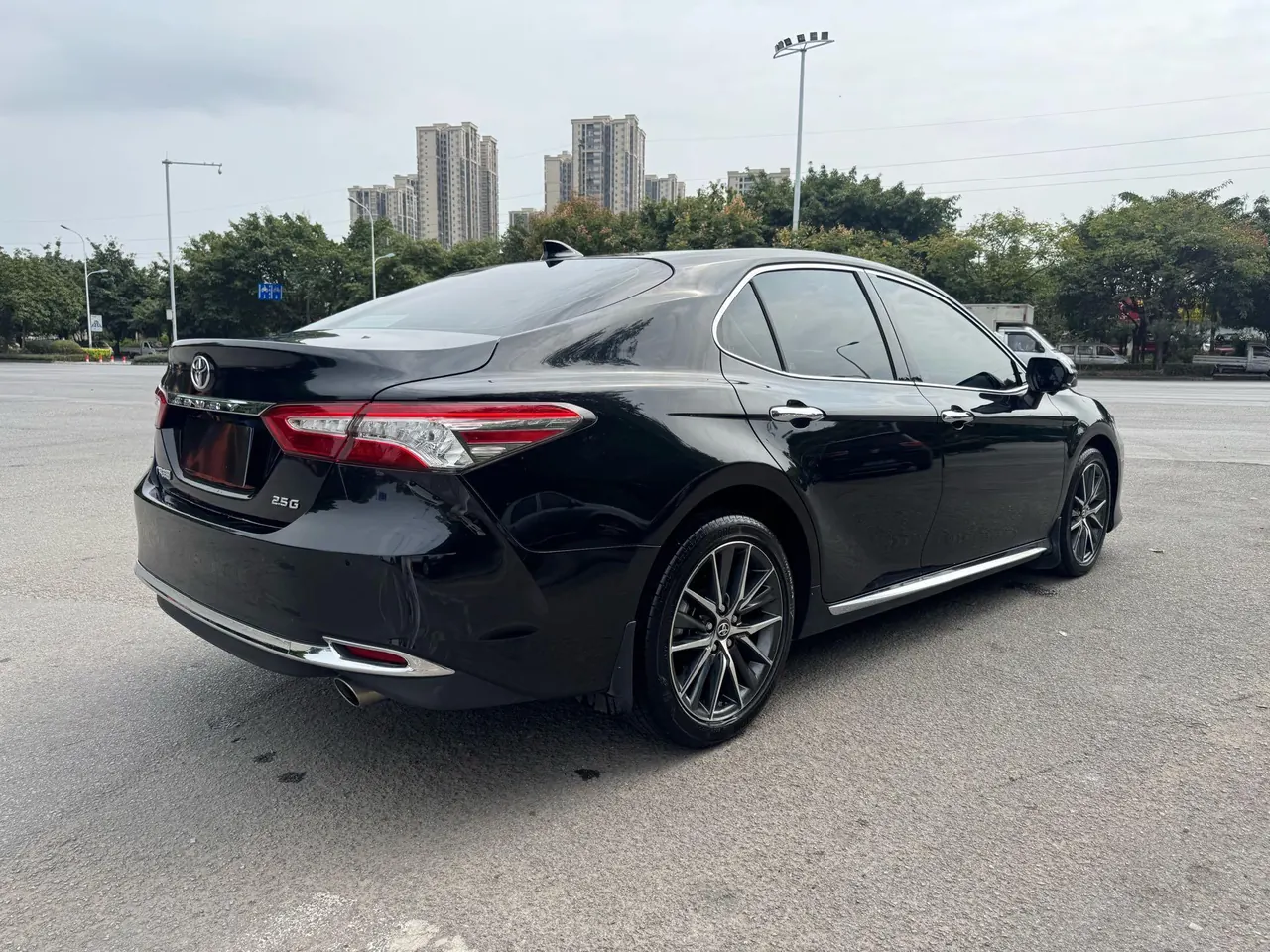Toyota 2023 Camry 2.5G Deluxe Edition Automatic Gear 9