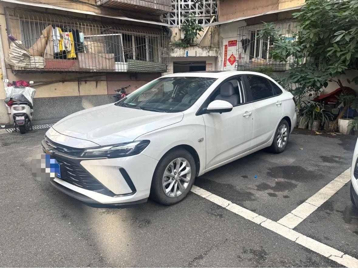 Chevrolet 2024 Cruze 1.5 Pleasant Edition Automatic Gear - View 1
