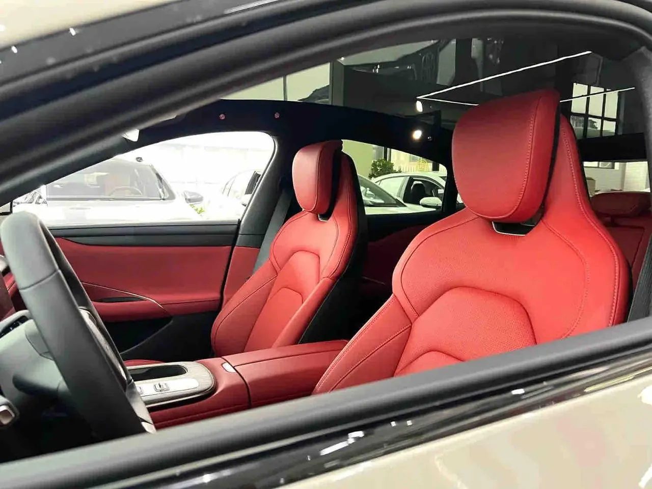 MI 2024 SU 7 700km Rear Drive Standard Founding Edition Automatic Gear 6