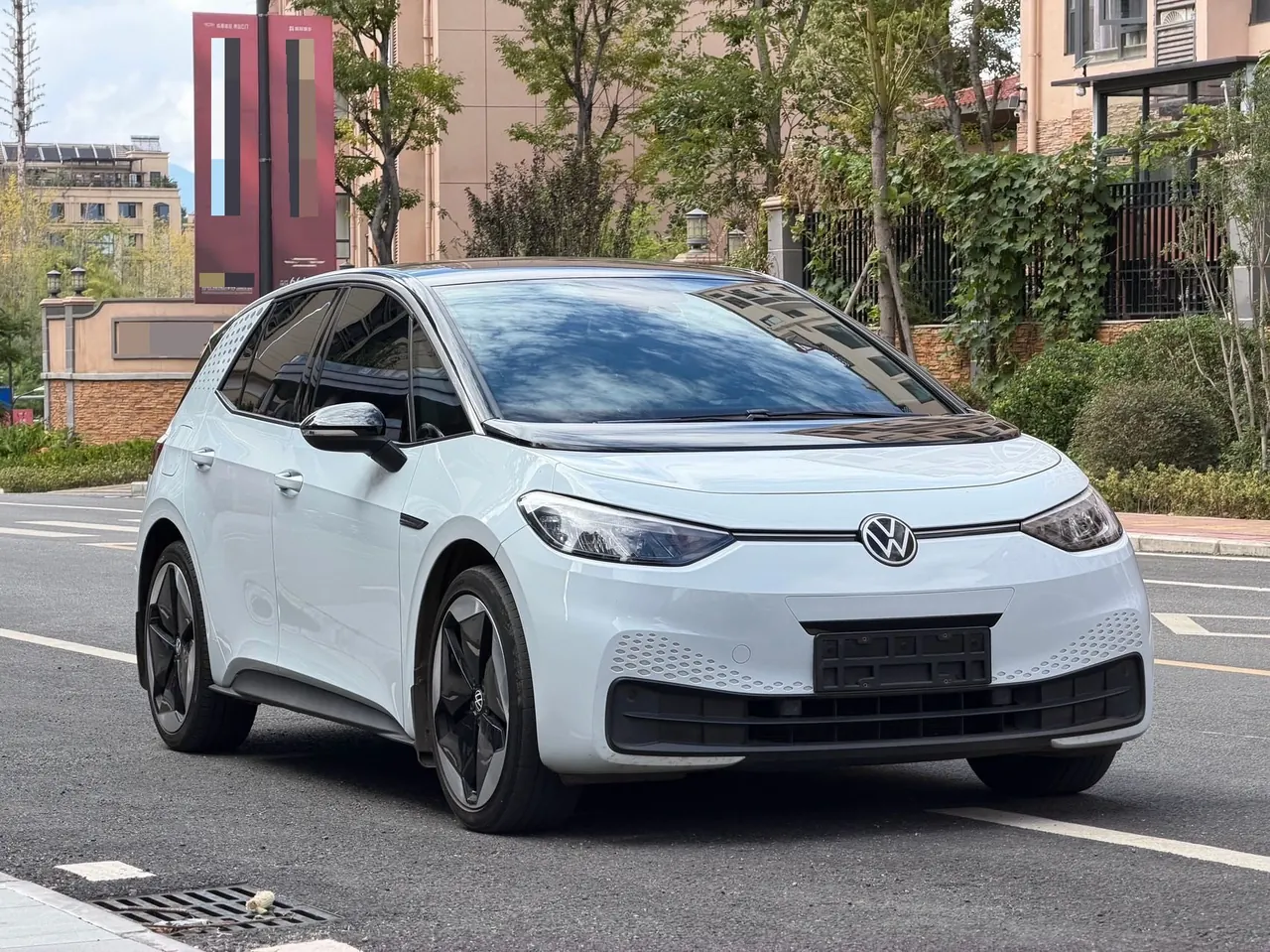 Volkswagen 2023 ID. 3 Pure Smart Edition Automatic Transmission 3