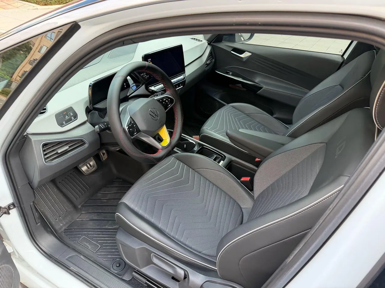 Volkswagen 2023 ID. 3 Pure Smart Edition Automatic Transmission 4