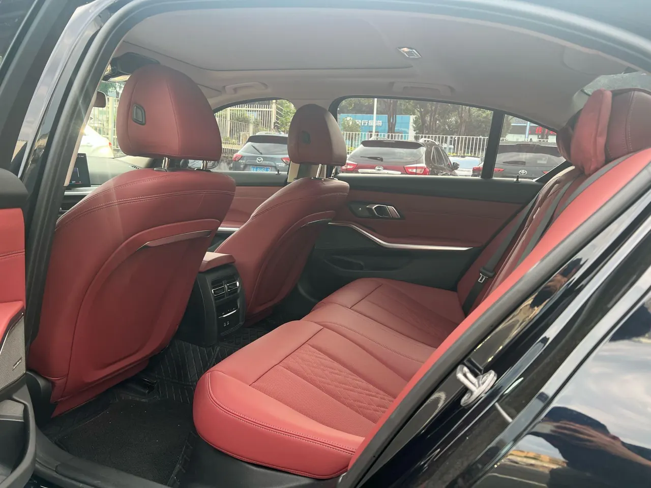 BMW 3 Series 2025 330Li 2.0T M Sports Obsidian Night Suit Automatic Gear 6
