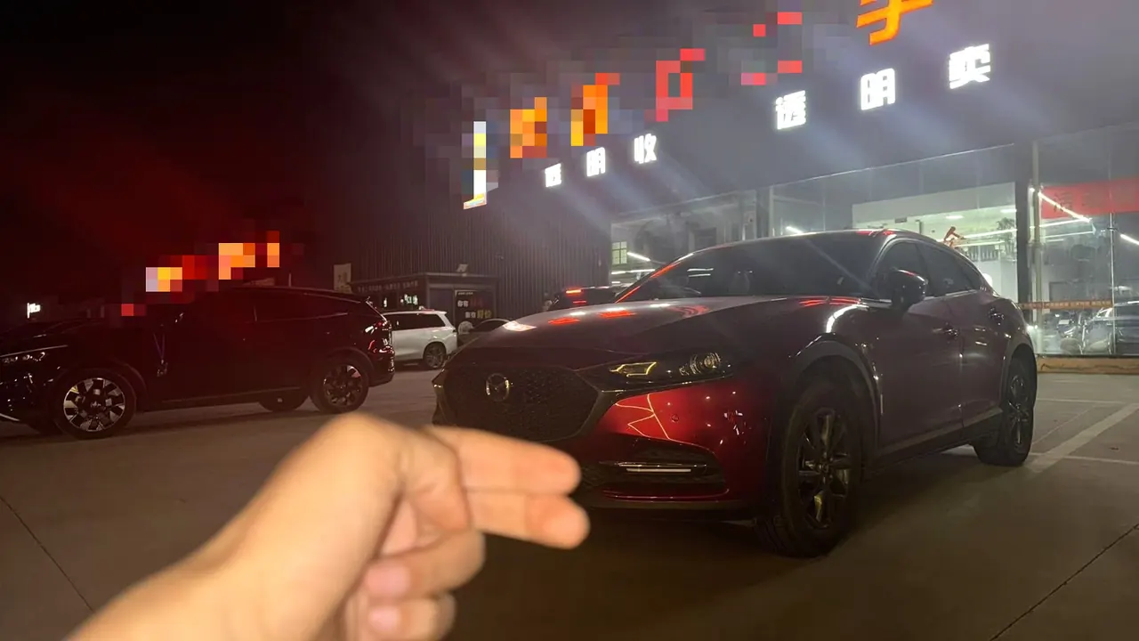 Открыть галерею: Mazda 2021 CX-4 100.00g Drive Blue Sky Exploration Edition Automatic Gear
