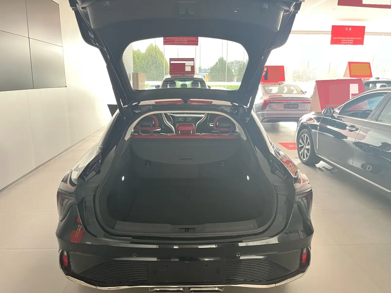 HongQi 2023 H6 2.0T to the United States version of automatic gear 11