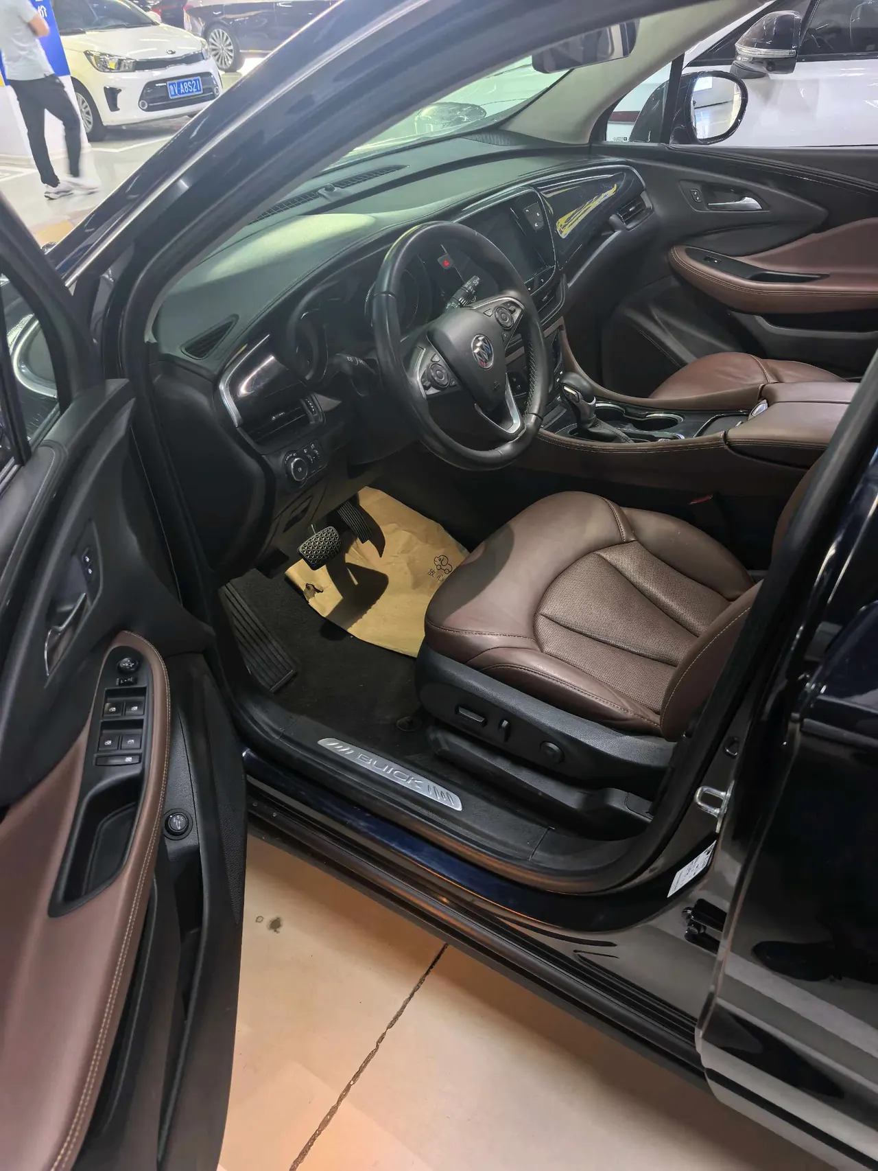 Buick 2021 Angkewei 1.5T 532T Two-Drive Luxury Automatic Gear 3