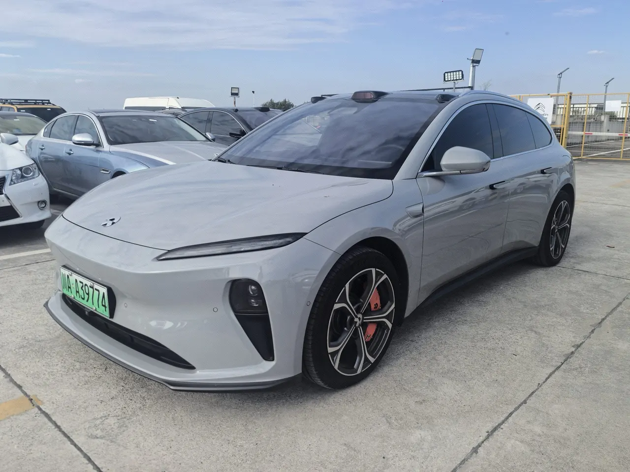 Открыть галерею: NIO 2023 ET5T 75kWh Touring automatic