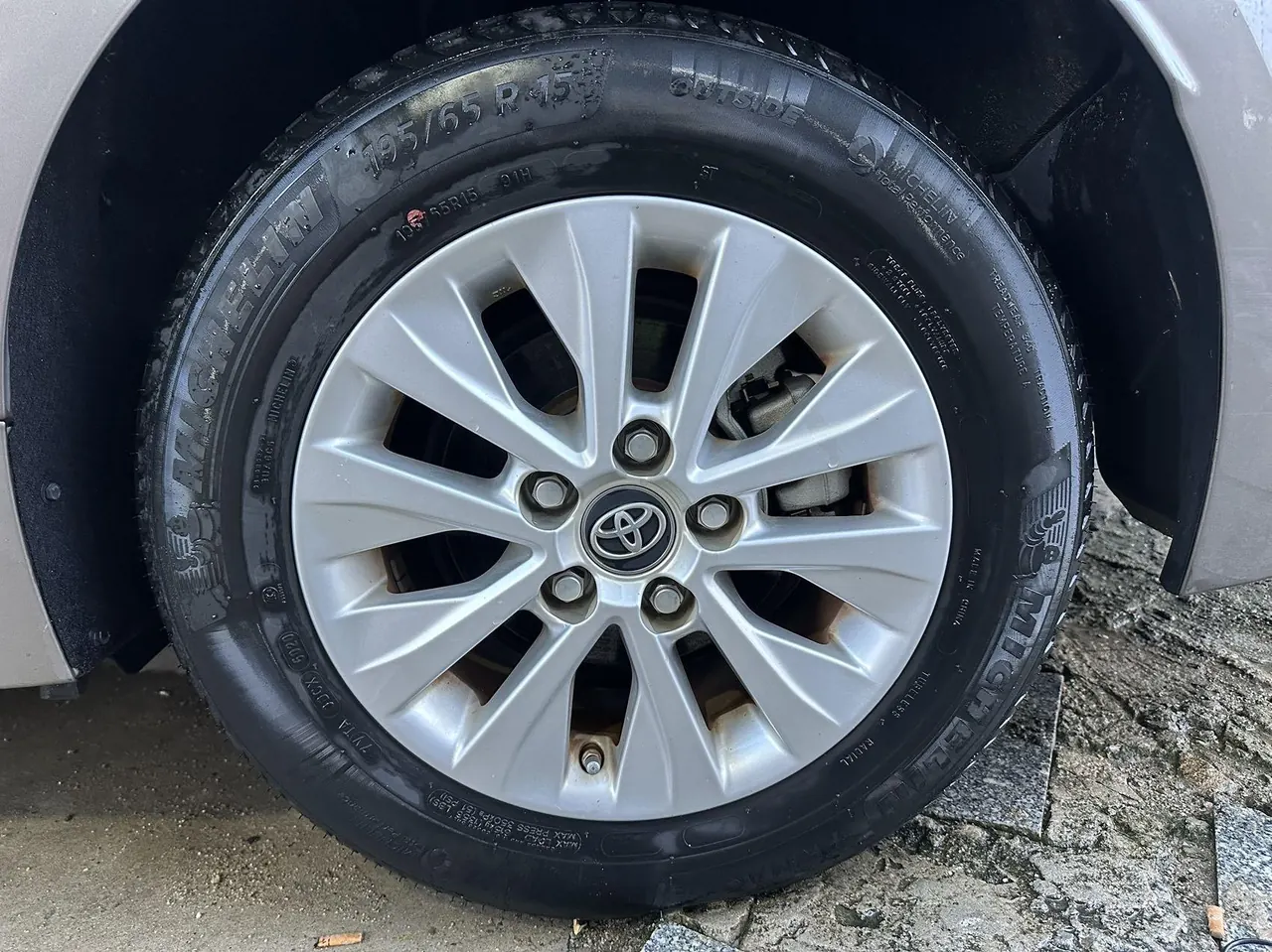 Toyota 2021 corolla 1.2T stepless elite version of automatic gear 10