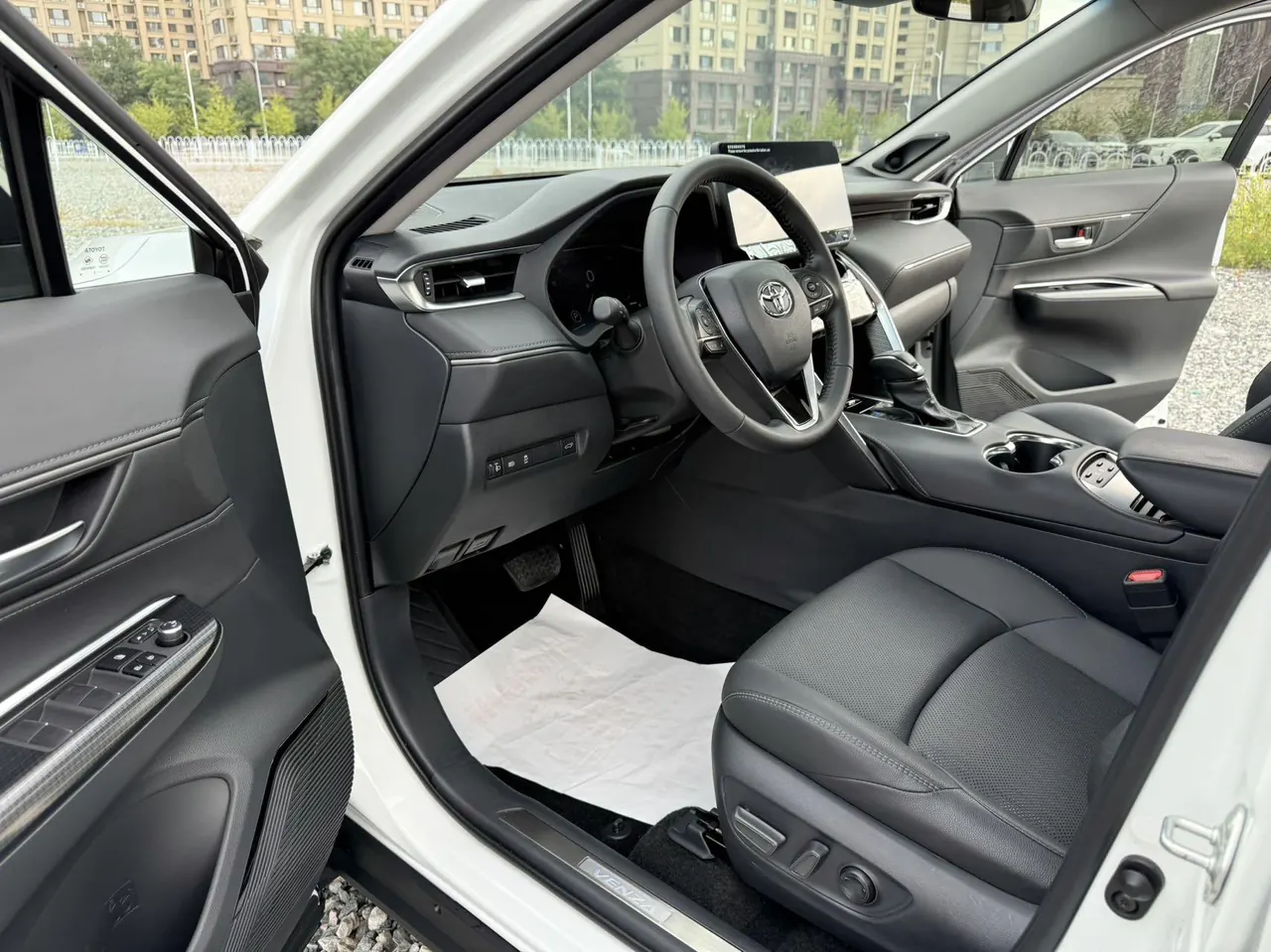 Toyota 2023 Weisa 2.0 Stepless Two-Drive Premium Edition Automatic Gear 12