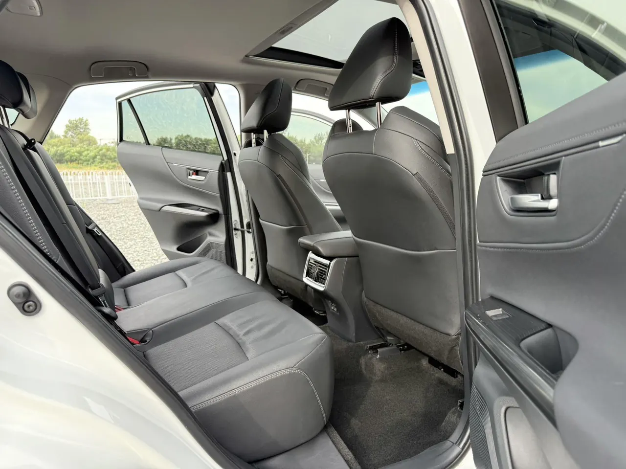Toyota 2023 Weisa 2.0 Stepless Two-Drive Premium Edition Automatic Gear 15