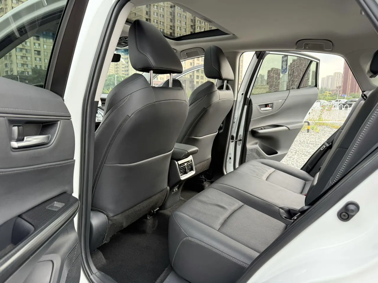 Toyota 2023 Weisa 2.0 Stepless Two-Drive Premium Edition Automatic Gear 16