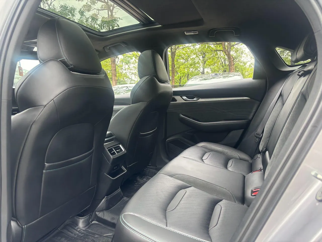 Geely 2023 Xingrui 2.0TD Honorable Automatic Transmission 5