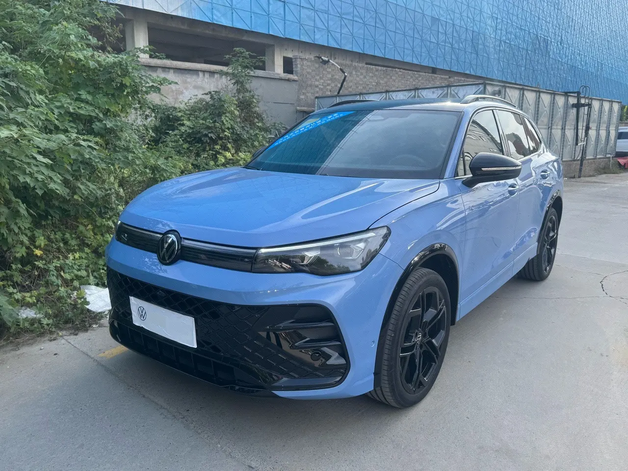 Открыть галерею: Volkswagen 2026 Tiguan L PRO 2.0TSI 380TSI Four-wheel Drive R-Line Smart Edition Automatic Gear