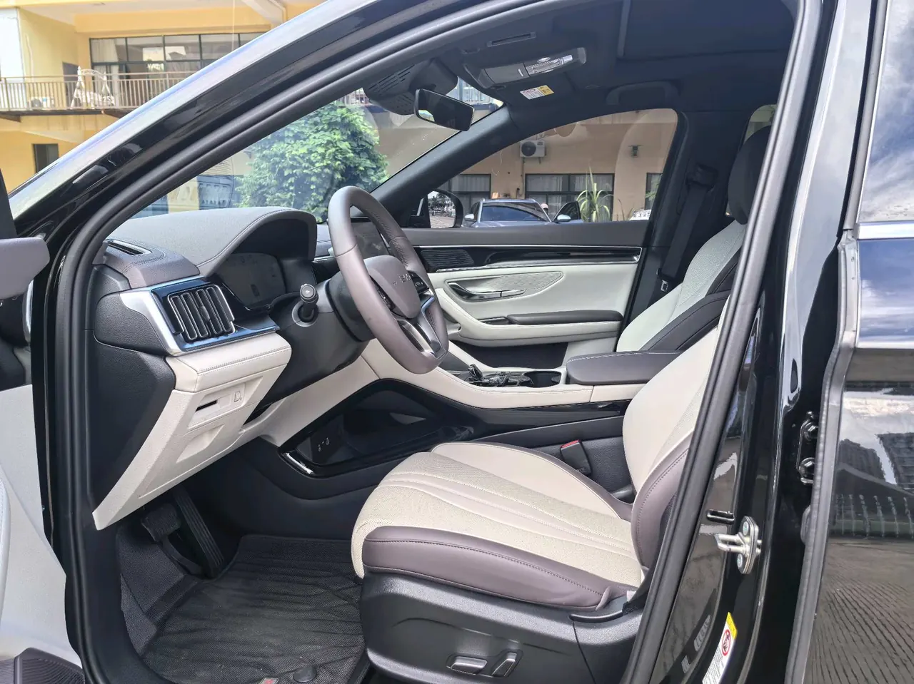 BYD Song PLUS New Energy 2025 Song PLUS DM-i 1.5 Stepless Smart Driving Edition 112KM Honorable Automatic Gear 7