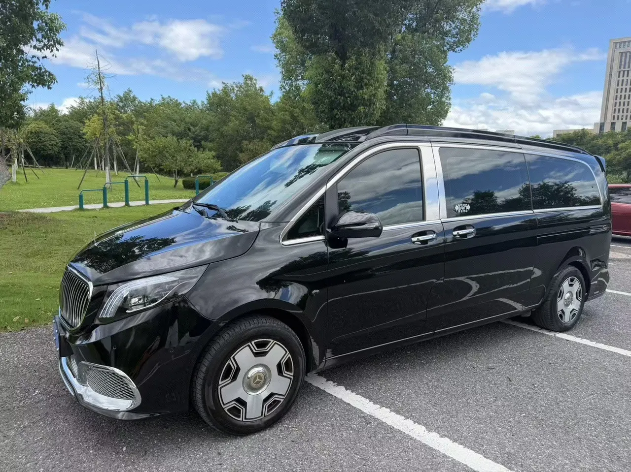 Open image lightbox: Mercedes Benz 2021 Vito 2.0T Elite Edition 7-seat Automatic Gear