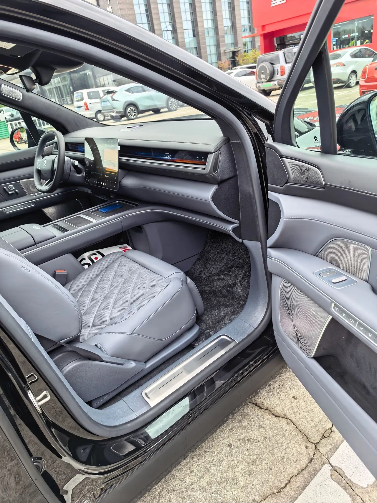 NIO 2026 ES8 5-seat Executive Deluxe Automatic Gear 4