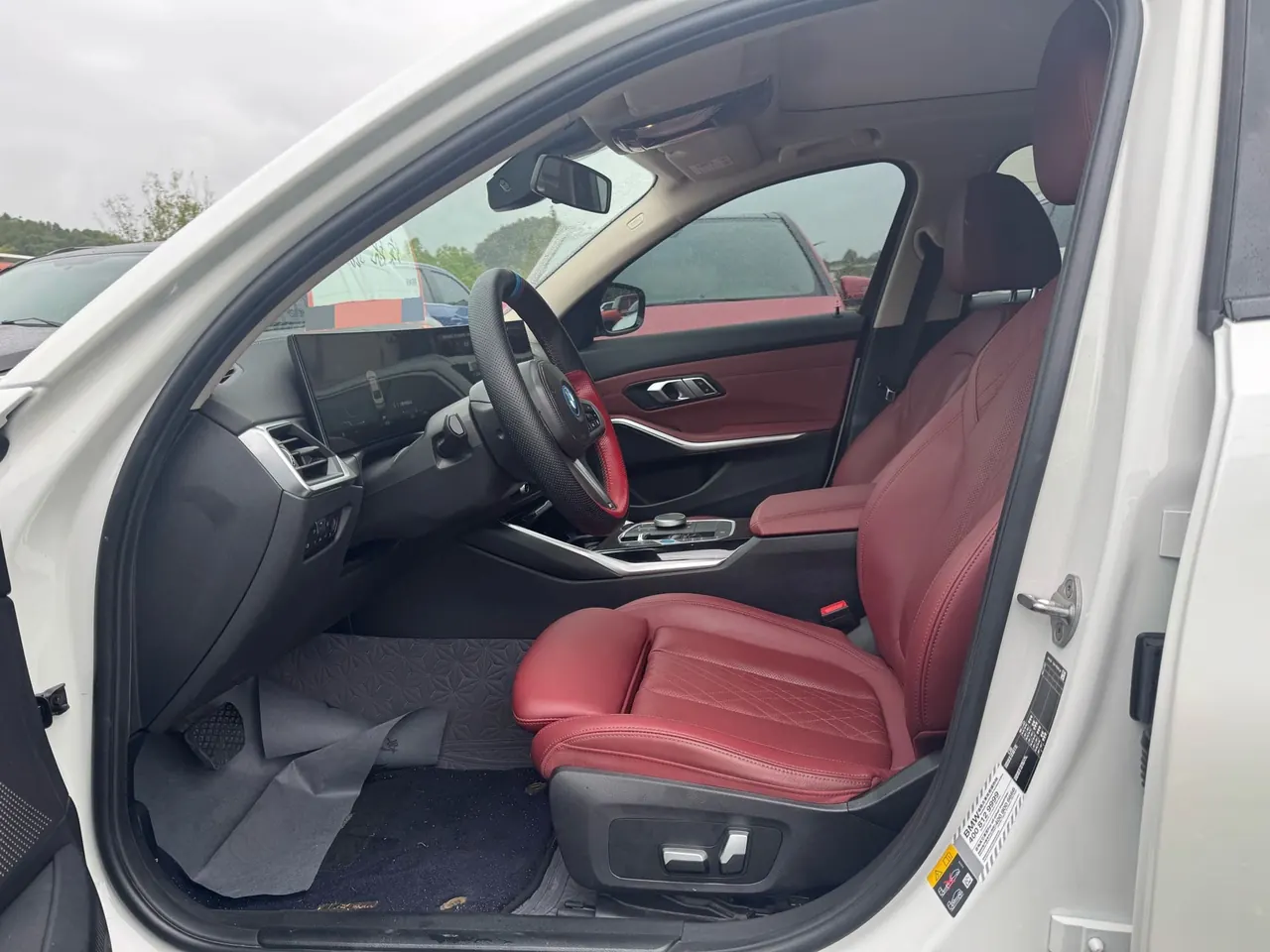 BMW 2022 i3 eDrive 35L automatic gear 2