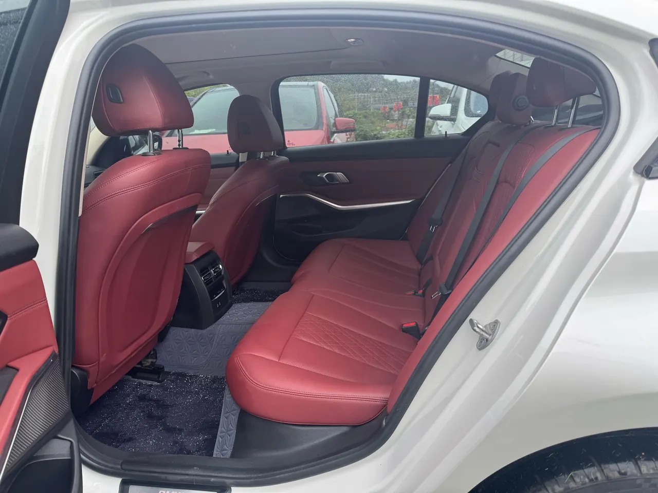 BMW 2022 i3 eDrive 35L automatic gear 3