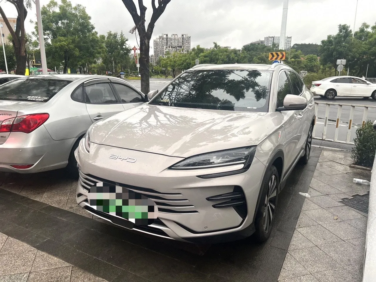 Открыть галерею: BYD Song PLUS New Energy 2023 Song PLUS DM-i 1.5 Stepless Champion Edition 110KM Flagship PLUS Automatic Gear