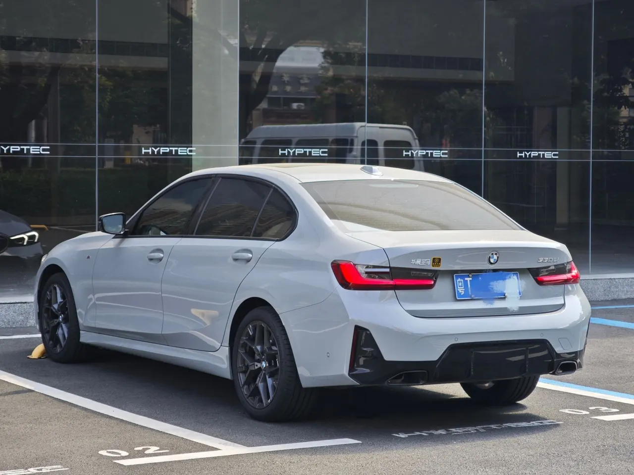 BMW 3 Series 2026 330Li 2.0T M Sports Obsidian Night Suit Automatic Gear 7