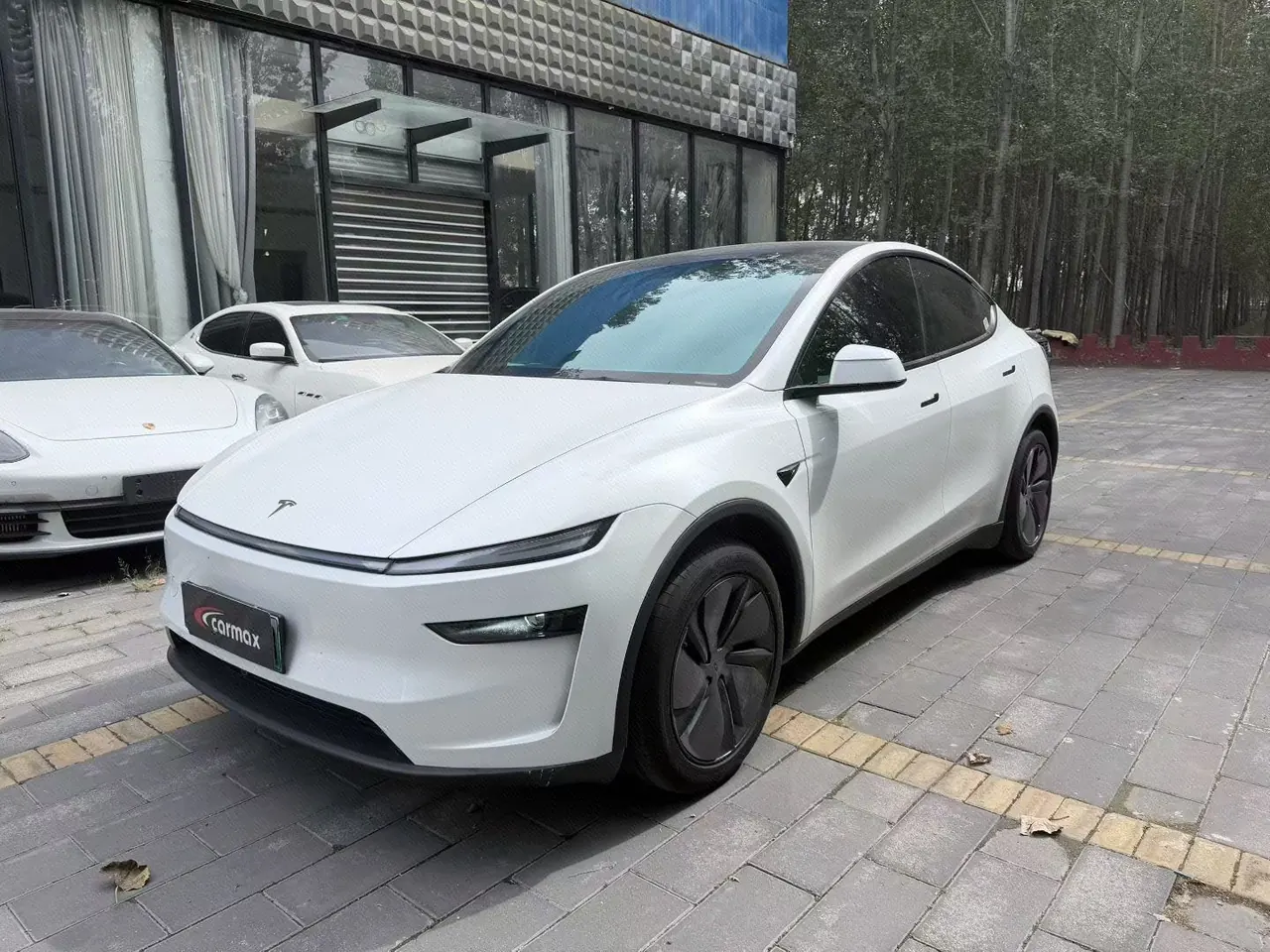 Open image lightbox: Tesla 2026 Model Y Rear-Wheel-Drive Automatic
