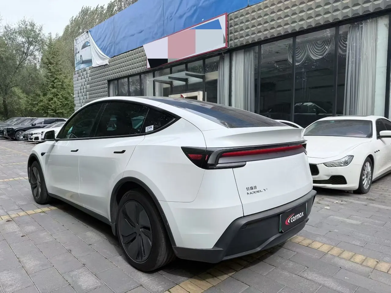 Tesla 2026 Model Y Rear-Wheel-Drive Automatic 8