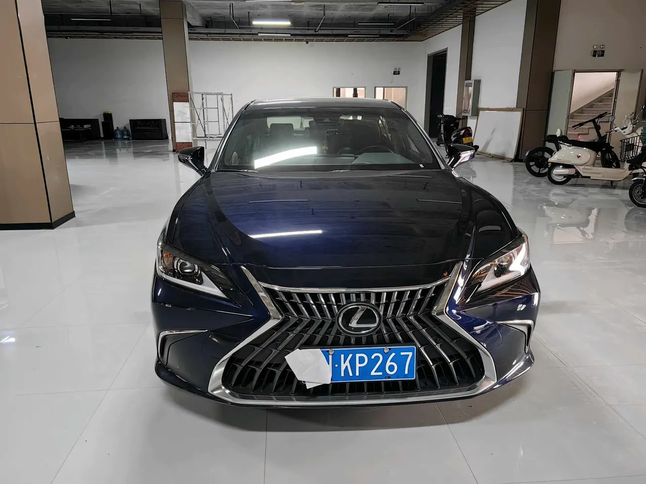 Lexus ES (Imported) 2023 ES200 2.0 Stepless Premium Edition Automatic Gear 2