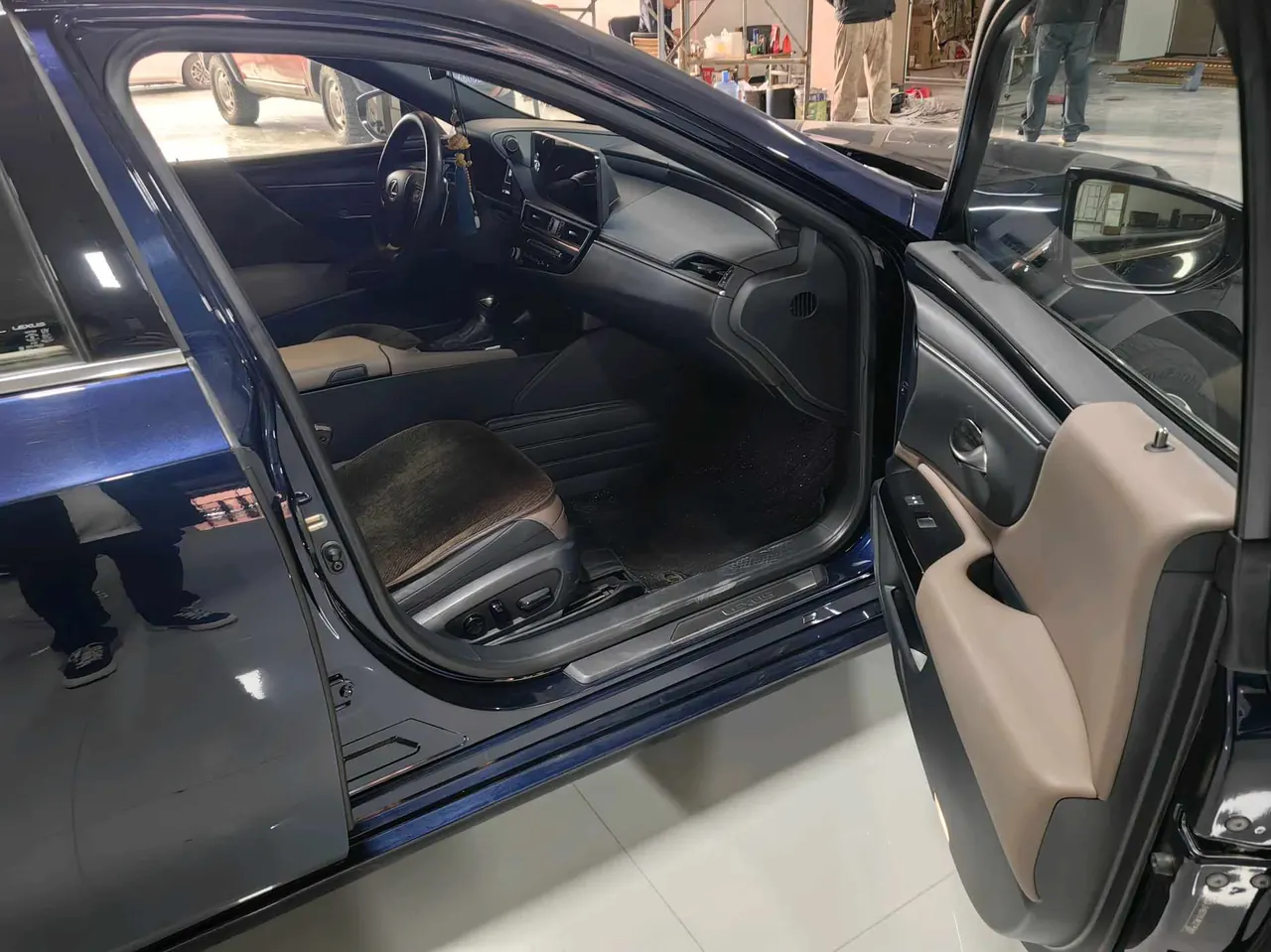 Lexus ES (Imported) 2023 ES200 2.0 Stepless Premium Edition Automatic Gear 4