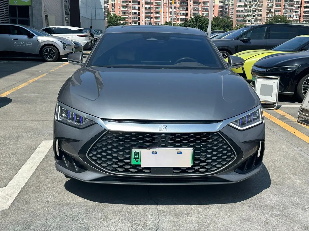 BYD 2022 Han DM-i 1.5T stepless 121KM honorable automatic gear 3