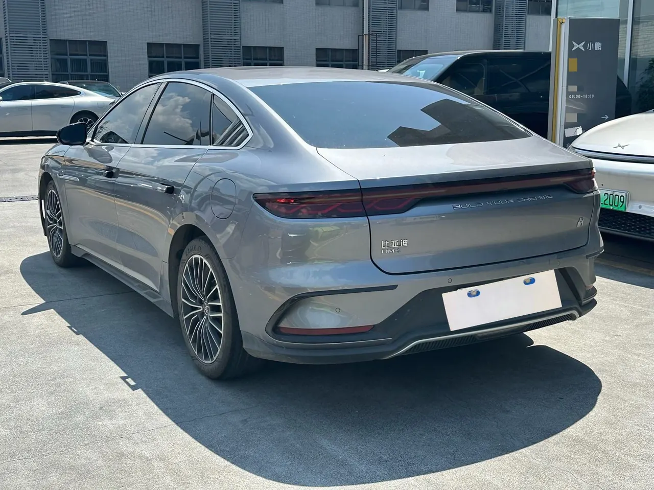 BYD 2022 Han DM-i 1.5T stepless 121KM honorable automatic gear 9