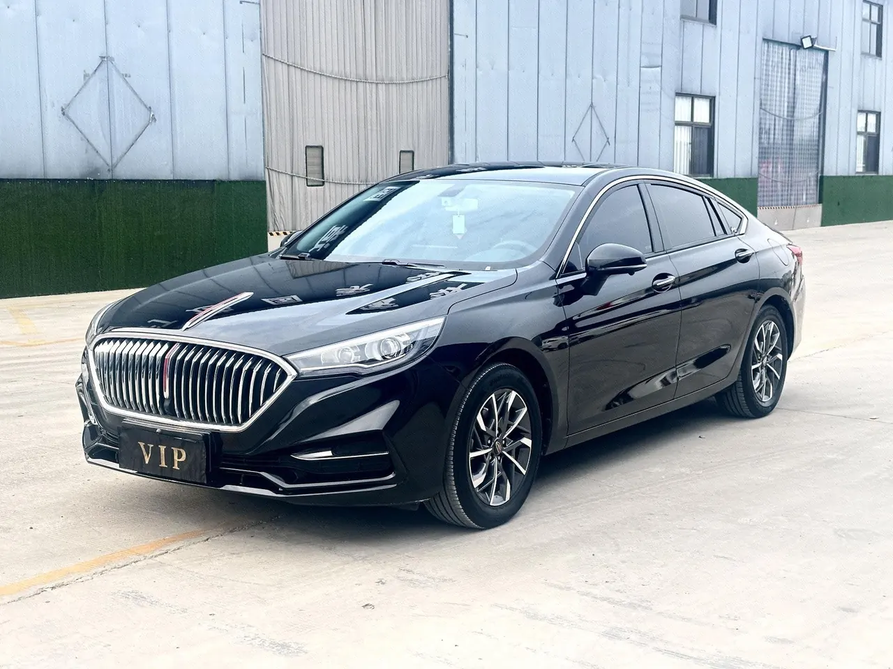 Open image lightbox: HongQi 2022 H5 1.5TD Flag Yue Edition Automatic Gear