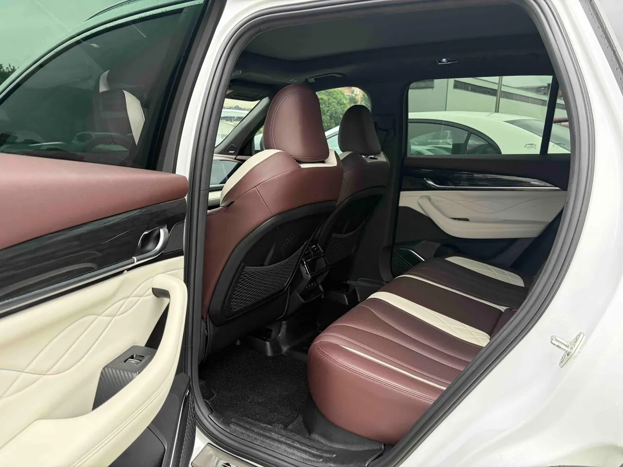 Geely 2021 XingyueL (Monjaro) 2.0TD EVO Two-Drive Flagship Automatic Gear 4