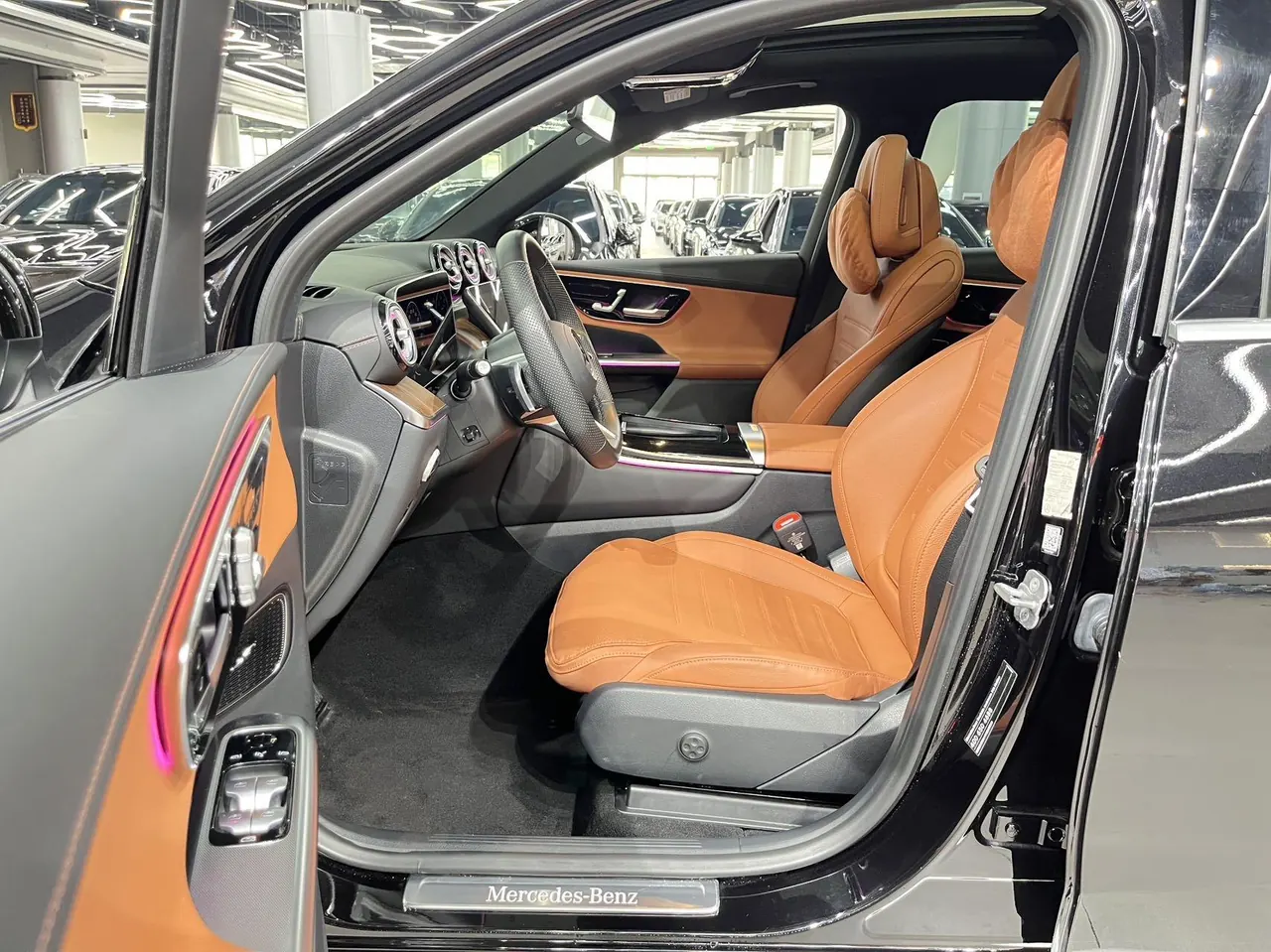 Mercedes Benz 2024 GLC 260 L 4MATIC 48V 2.0T Dynamic 5-seat Automatic Gear 2