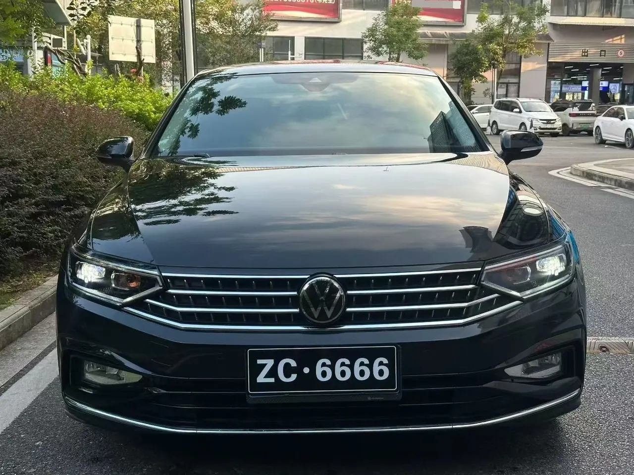 Volkswagen 2023 Magotan 2.0TSI 330TSI 2 million Commemorative Luxury Automatic Gear 2