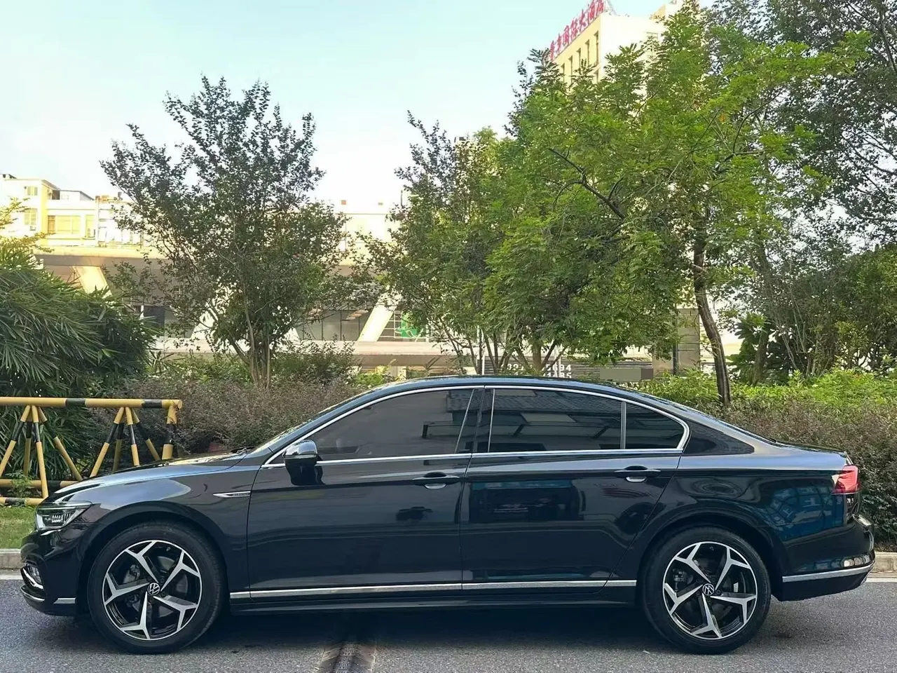 Volkswagen 2023 Magotan 2.0TSI 330TSI 2 million Commemorative Luxury Automatic Gear 4