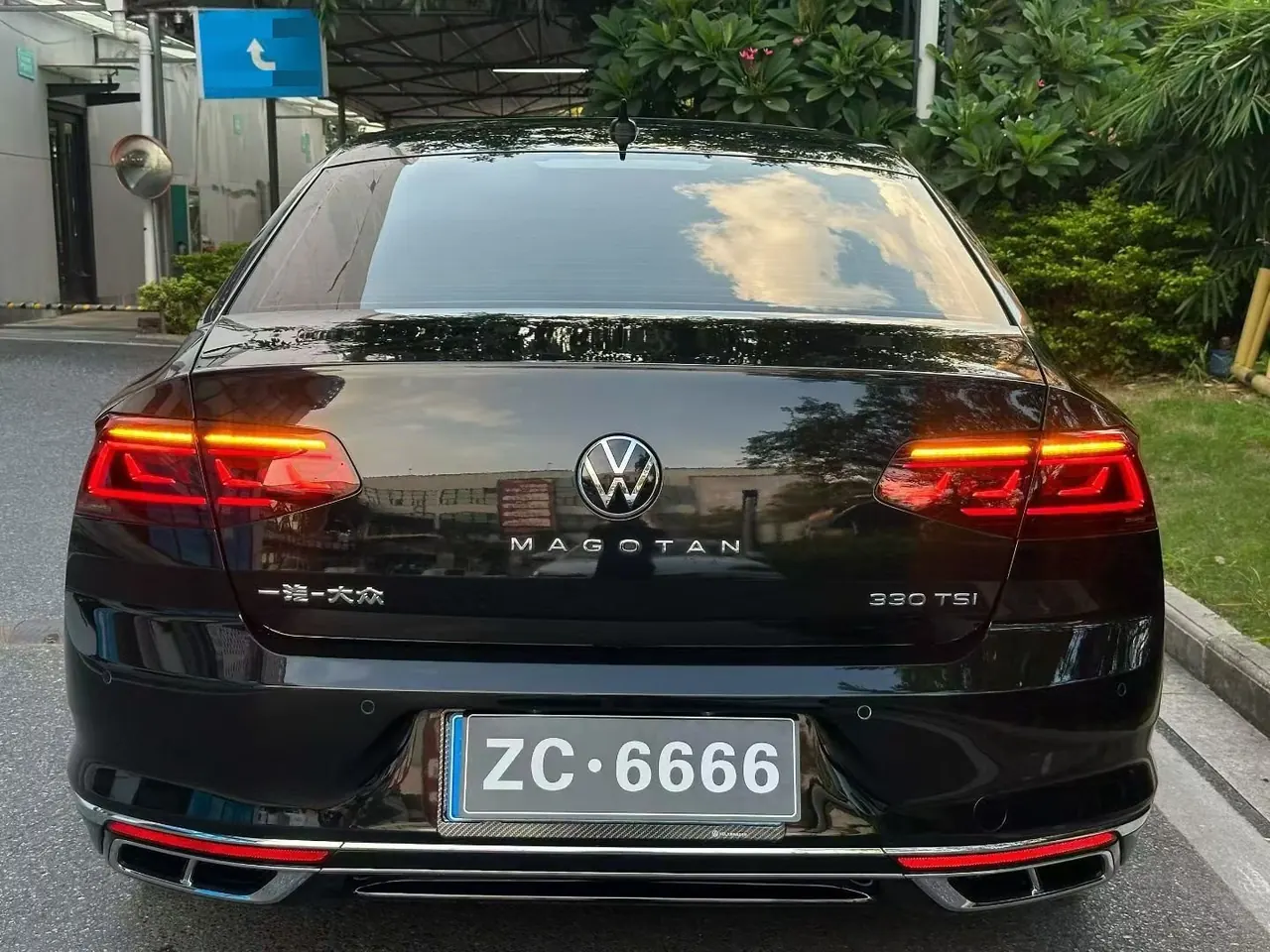 Volkswagen 2023 Magotan 2.0TSI 330TSI 2 million Commemorative Luxury Automatic Gear 5