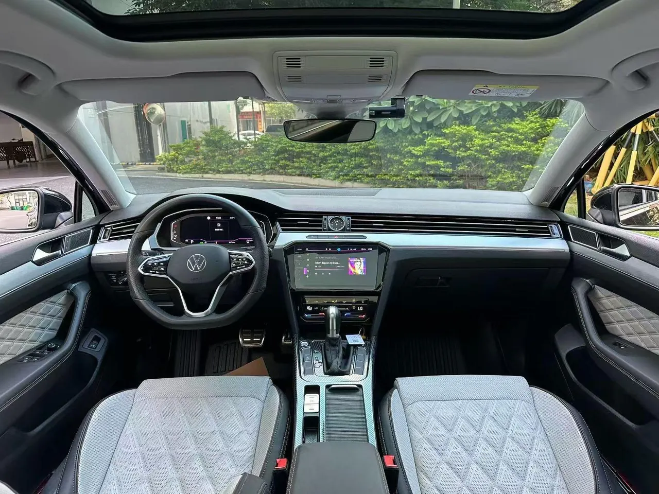 Volkswagen 2023 Magotan 2.0TSI 330TSI 2 million Commemorative Luxury Automatic Gear 7