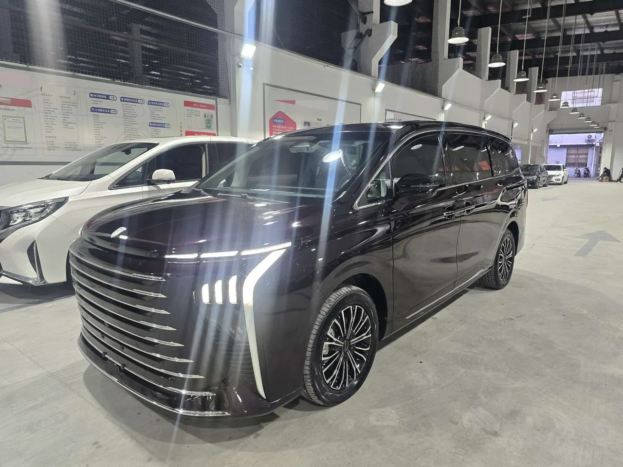 Fashion 2024 Xinghai V9 1.5TD 200km Qingyun Ladder Series Honorable Automatic Gear - View 1