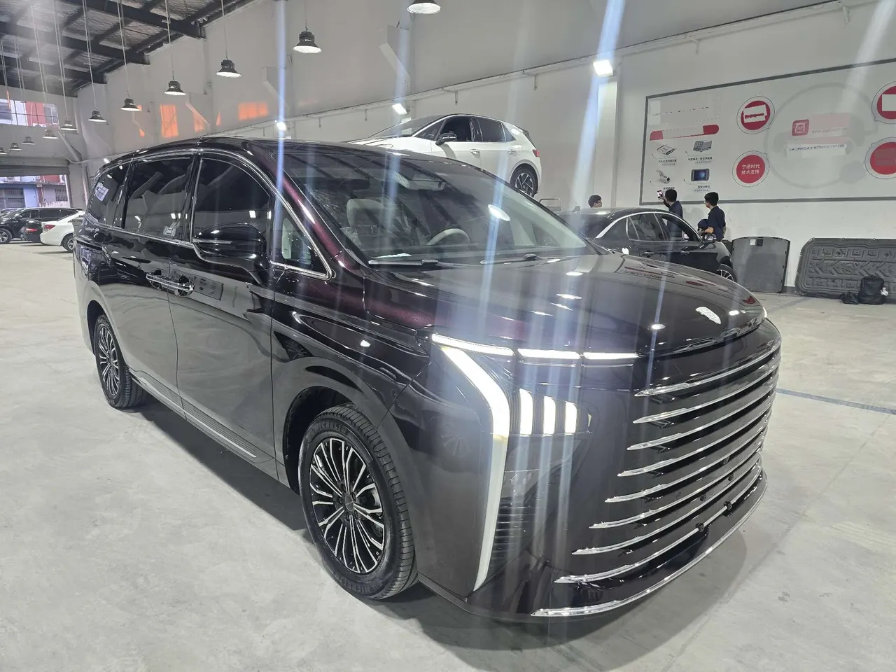 Fashion 2024 Xinghai V9 1.5TD 200km Qingyun Ladder Series Honorable Automatic Gear 3