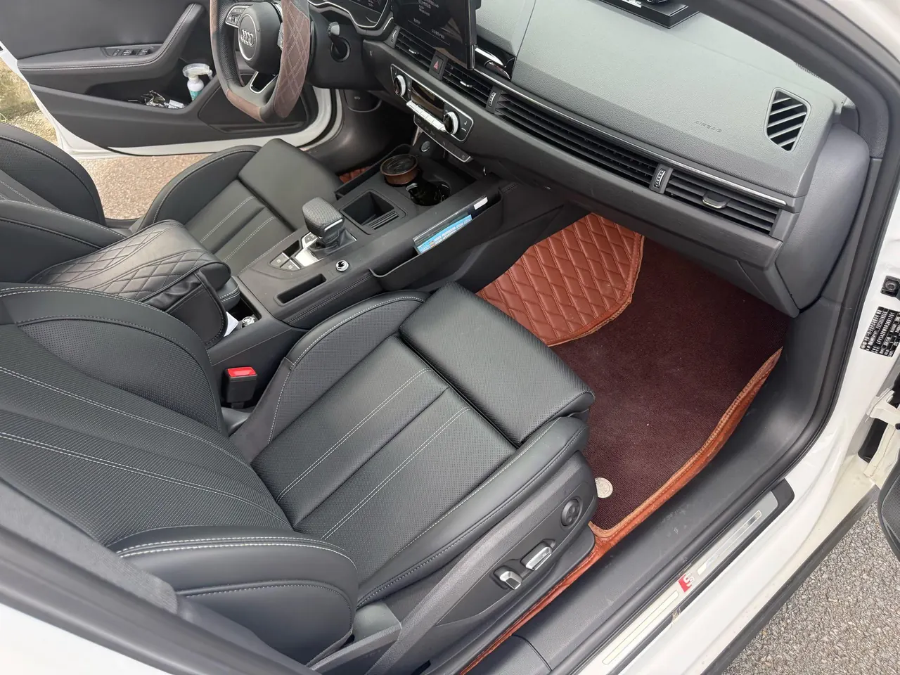 Audi 2024 A4L 2.0TFSI 40TFSI Deluxe Dynamic Automatic 5