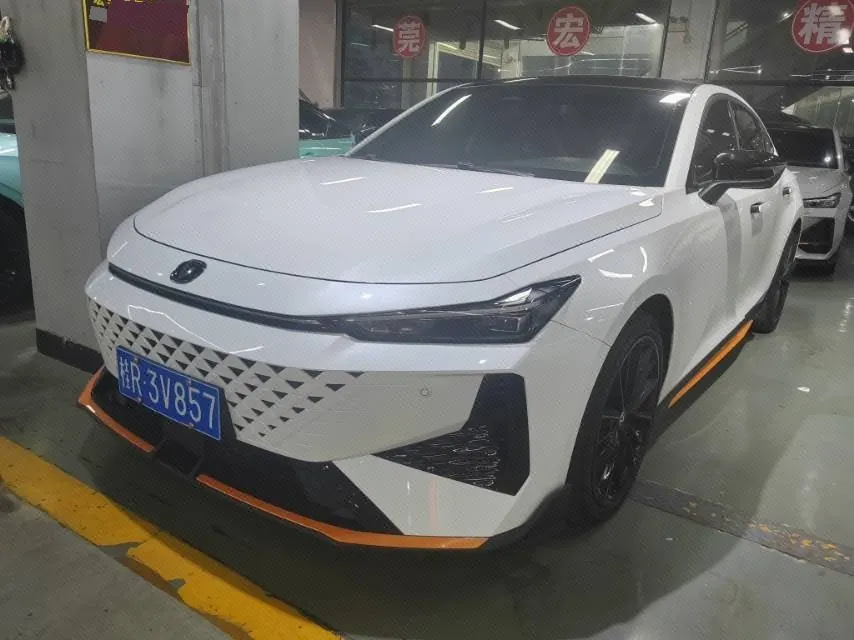 Open image lightbox: ChangAn 2024 UNI-V 1.5T Distinguished Sports Automatic