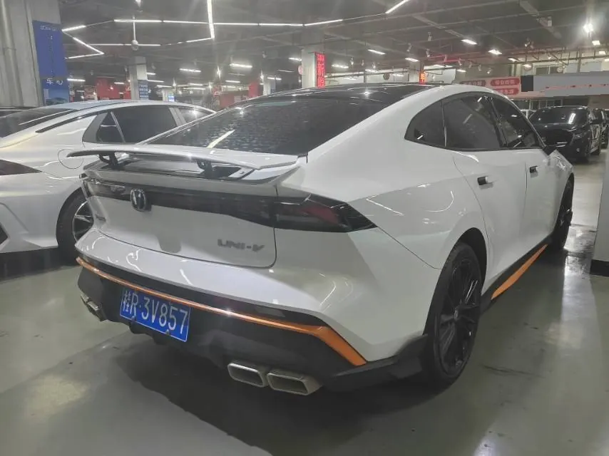 ChangAn 2024 UNI-V 1.5T Distinguished Sports Automatic 4