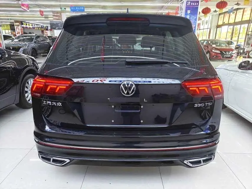 Volkswagen 2024 Tiguan L R-Line 2.0TSI 330TSI Two-Drive R-Line Overdrive Automatic Gear 8