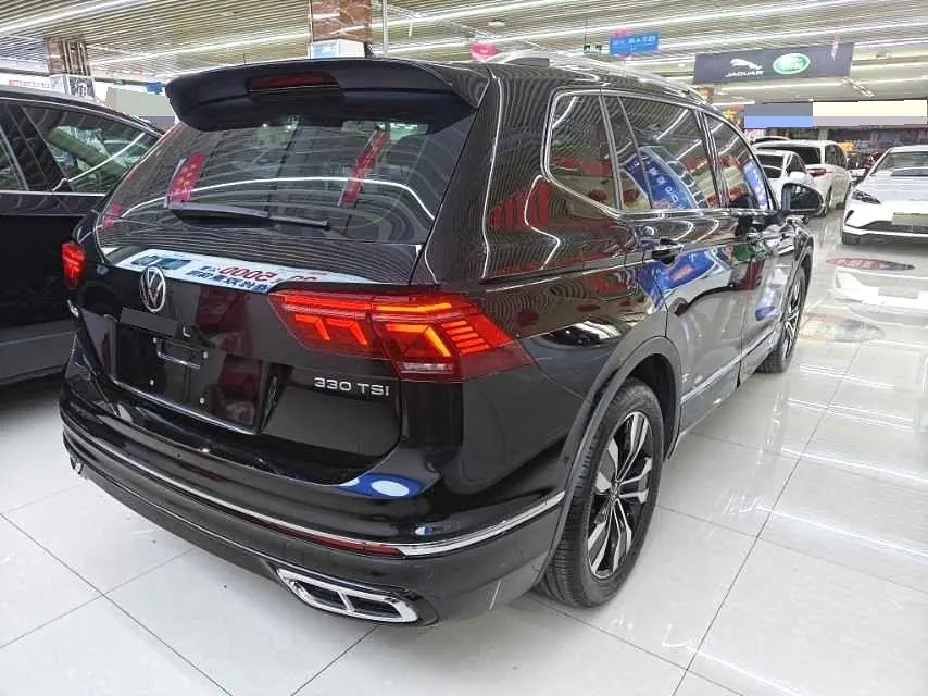 Volkswagen 2024 Tiguan L R-Line 2.0TSI 330TSI Two-Drive R-Line Overdrive Automatic Gear 9