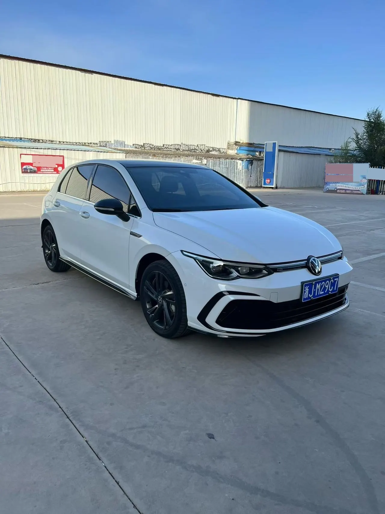 Volkswagen 2024 Golf 8 R-Line 1.4TSI 280TSI 50 Year Legendary Automatic 3