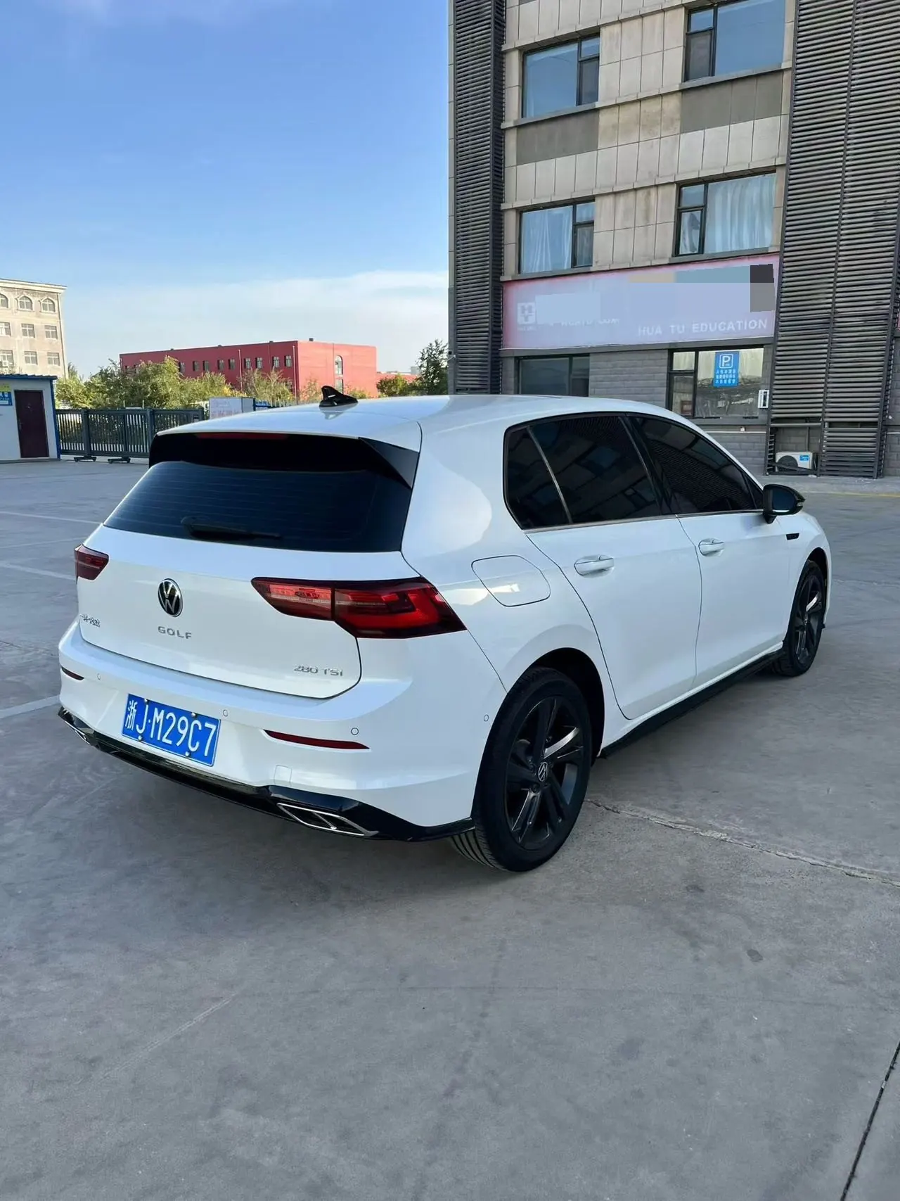 Volkswagen 2024 Golf 8 R-Line 1.4TSI 280TSI 50 Year Legendary Automatic 9