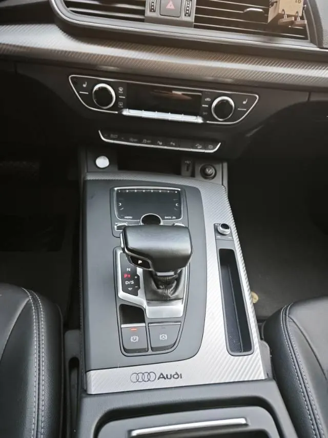 Audi 2020 Q5L 2.0TFSI 45TFSI exclusive luxury sports automatic transmission 3